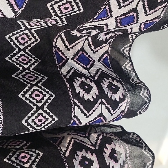 CHARLOTTE Russe Black Long Sleeve Dress with Colorful Geometric Pattern Size Med - Picture 4 of 8